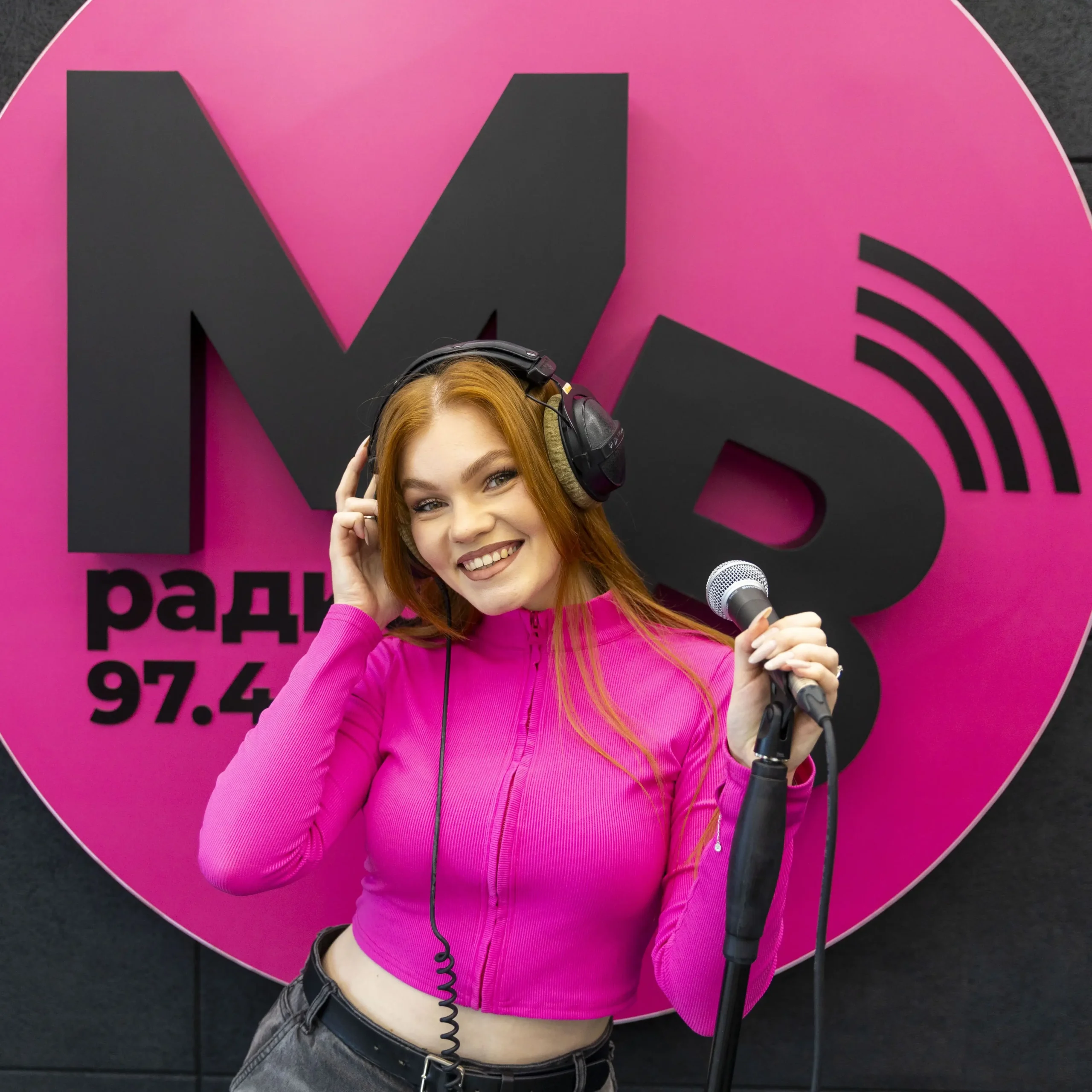 Яна Довбенко